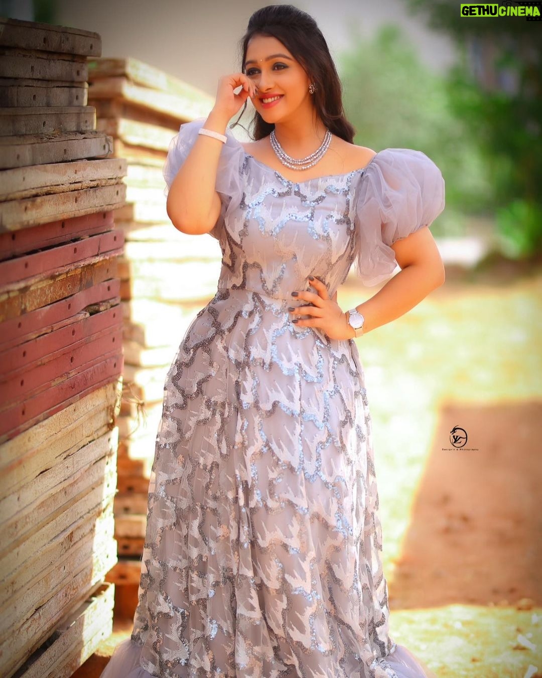 Aishwarya Pisse Instagram - This beautiful outfit by @wardrobe.talks @devyani_pridhvi PC: @naveen_photography_official Hyderabad