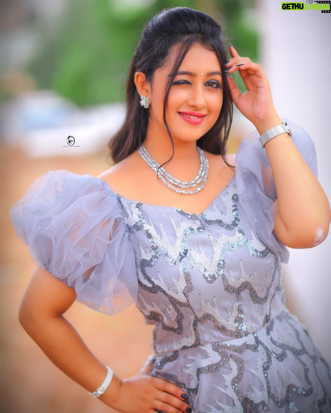 Aishwarya Pisse Instagram - This beautiful outfit by @wardrobe.talks @devyani_pridhvi PC: @naveen_photography_official Hyderabad