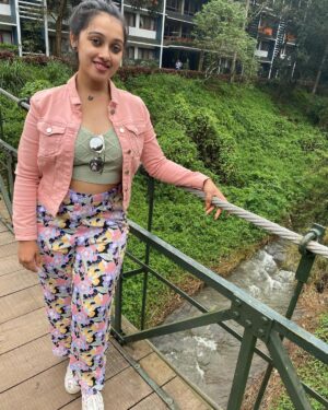 Aishwarya Pisse Instagram - Tripping together at Wayanad….
#wayanadtrip #wayanaddiaries #coupletrips #relaxing #metimewithmine #longdrive🚗 #lovelyweather☔️ #romanticouting #withhusband❤️ #vythitiresort🏡 #vacationmode #funday @harivinay_ @vythirivillageresort