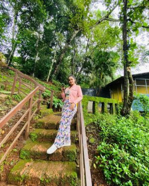 Aishwarya Pisse Instagram - Tripping together at Wayanad….
#wayanadtrip #wayanaddiaries #coupletrips #relaxing #metimewithmine #longdrive🚗 #lovelyweather☔️ #romanticouting #withhusband❤️ #vythitiresort🏡 #vacationmode #funday @harivinay_ @vythirivillageresort