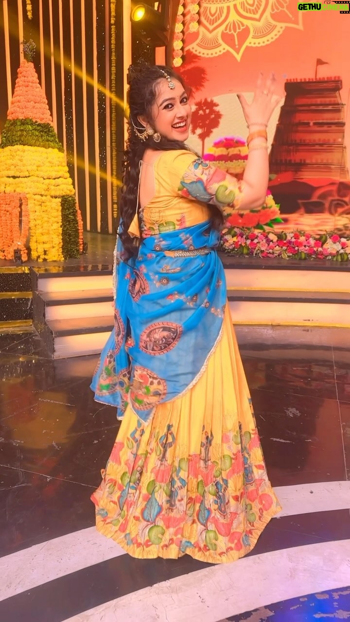 Aishwarya Pisse - 63.8K Likes - Love for Half saree
#indianwear #southindianfestival #batukamma
Outfit by @pattusarees_dc3