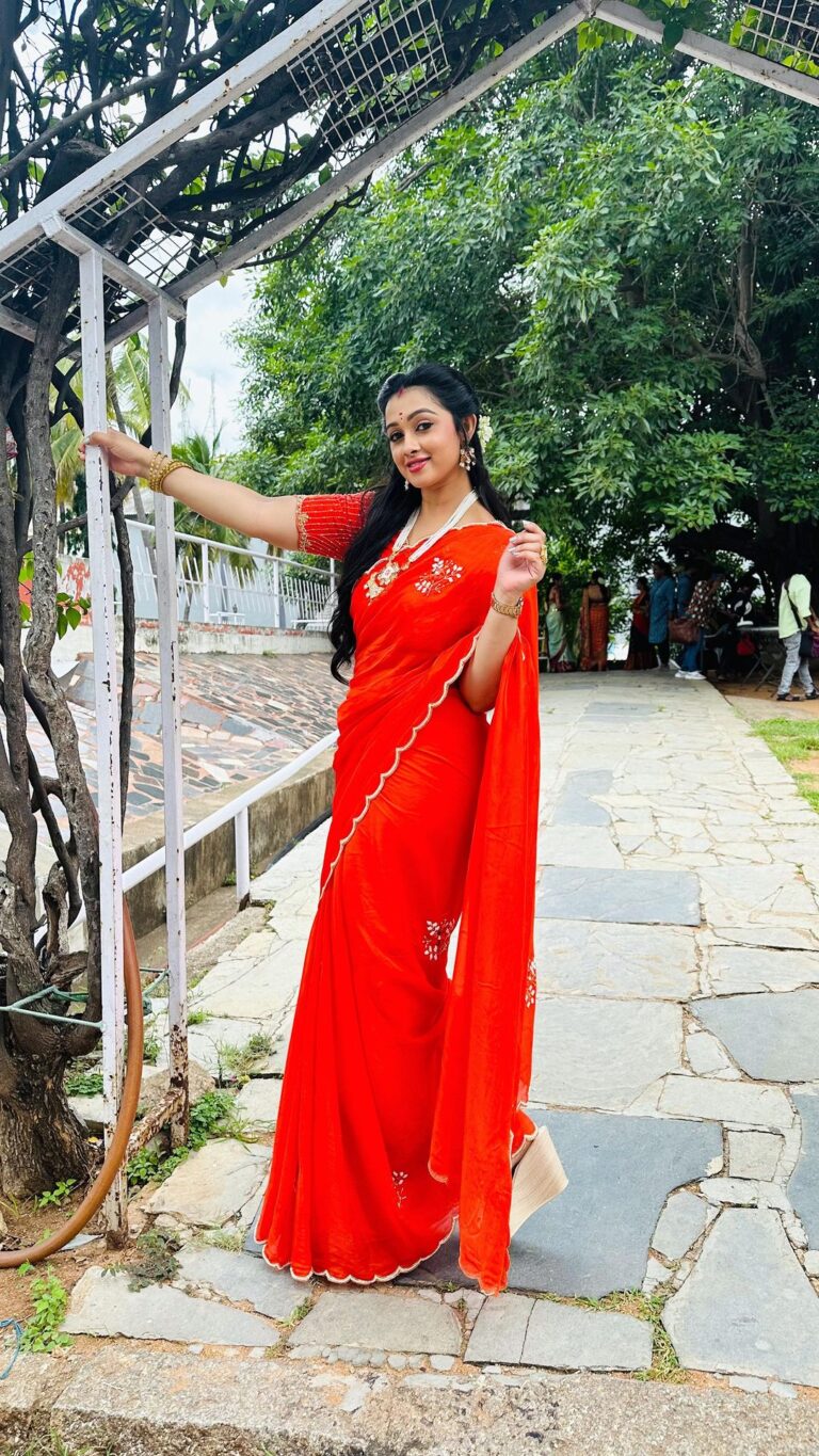 Aishwarya Pisse Instagram - #sammohanuda #instatrending #southindian #telugusongs Saree pure Organza saree by: @ishu.closet5