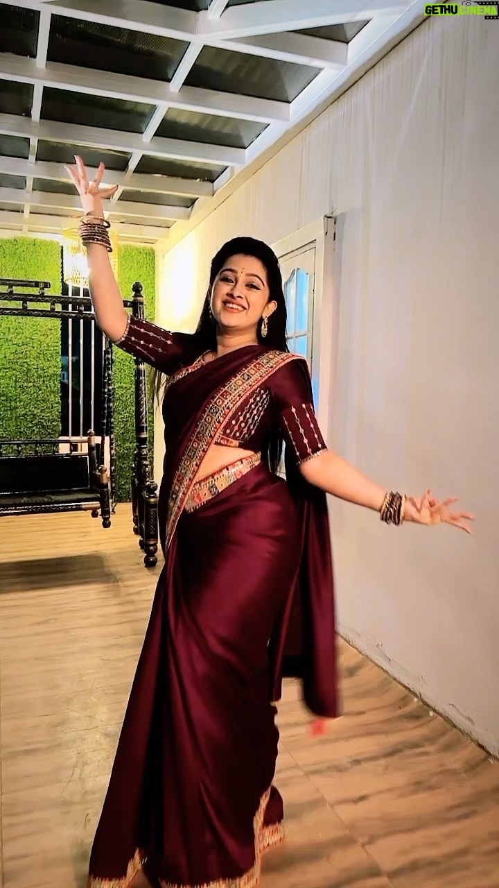 Aishwarya Pisse - 52.4K Likes - #baharlamadumas #marathi #marathireels #instagramreels #hookstep #kritimahesh #aishwaryapisse