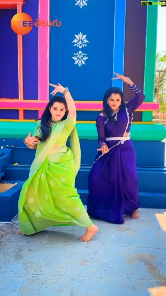Aishwarya Pisse - 23.6K Likes - తమ డాన్స్ తో మైమరిపించిన మన అందాల భామలు 😍😍
#Mukkupudaka #ZeeTelugu #ZeeOnTheGoReels #TrendingReelsOnZee
@aishwarya_pisse_ @navya_rao_g