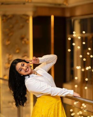 Aishwarya Pisse Instagram - Life is too boring without an attractive ambiance..
Pc: @maturi_venky 
Skirt: @joshnikacollections
Hair makeover: @hairstylesworld_by_likhitha