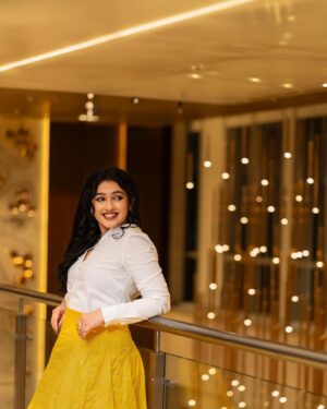 Aishwarya Pisse Instagram - Life is too boring without an attractive ambiance..
Pc: @maturi_venky 
Skirt: @joshnikacollections
Hair makeover: @hairstylesworld_by_likhitha