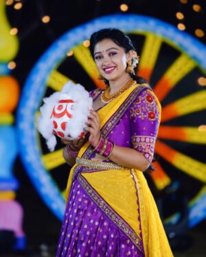 Aishwarya Pisse Instagram - Flame all ur negativity and bad memories and welcome first festival of the year with great joy….Happy Bhogi to all…
Outfit: @eiraa.fashions 
Pc: @paulino_pictures 
#zeesankranthisambaralu #zeeteluguevents #zeetelugu2023 #sankranthi #sankranthivibes #firstfestivaloftheyear