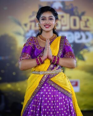 Aishwarya Pisse Instagram - Flame all ur negativity and bad memories and welcome first festival of the year with great joy….Happy Bhogi to all…
Outfit: @eiraa.fashions 
Pc: @paulino_pictures 
#zeesankranthisambaralu #zeeteluguevents #zeetelugu2023 #sankranthi #sankranthivibes #firstfestivaloftheyear