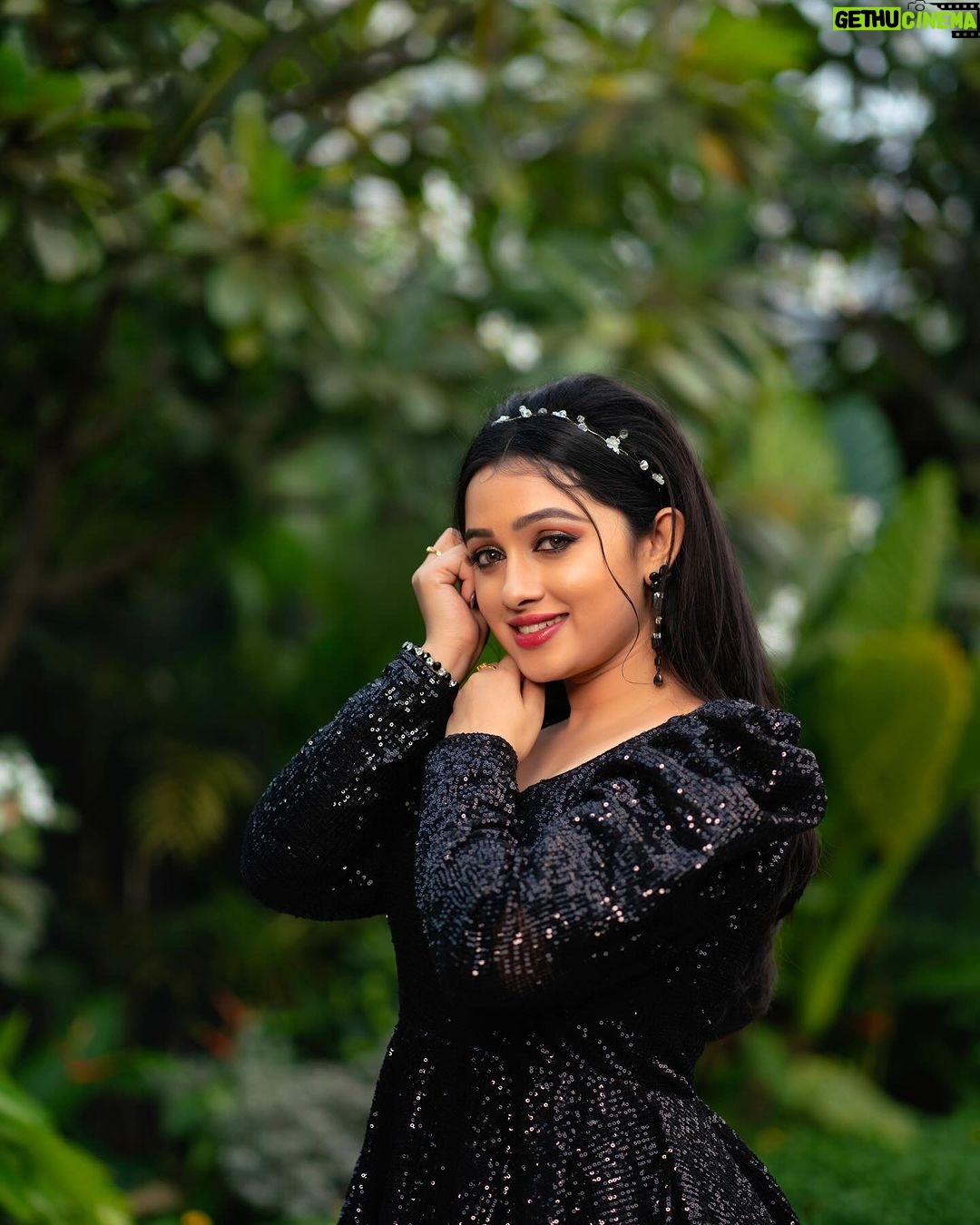 Aishwarya Pisse Instagram - Nazar na lage🧿🧿🧿 On the occasion of Zeetelugu Kutumbam awards 2023… Outfit👗: @sarika_designer_studio Pc 📸: @maturi_venky Hair makeover: @hairstylesworld_by_likhitha Hyderabad