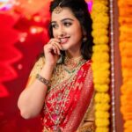 Aishwarya Pisse Instagram – Being urself is the most beautiful thing….😉
Jewellery: @emmadi_silver_jewellery_hyd
Outfit: @maramsclothing_official
Styling: @priyareddy_baddigam
Pc: @maturi_venky
Hairstyle: @praneetha_beautymakeover