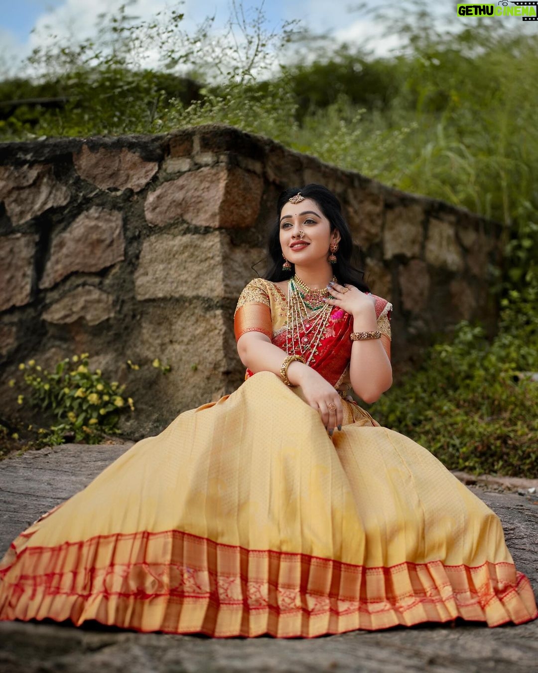 Aishwarya Pisse Instagram - That Aura❤️❤️ Outfit: @maramsclothing_official Stylist: @priyareddy_baddigam Pc: @maturi_venky Jewellery: @emmadi_silver_jewellery_hyd Hyderabad