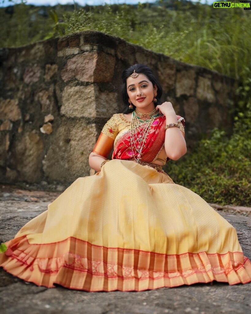Aishwarya Pisse Instagram - That Aura❤❤ Outfit: @maramsclothing_official Stylist: @priyareddy_baddigam Pc: @maturi_venky Jewellery: @emmadi_silver_jewellery_hyd Hyderabad