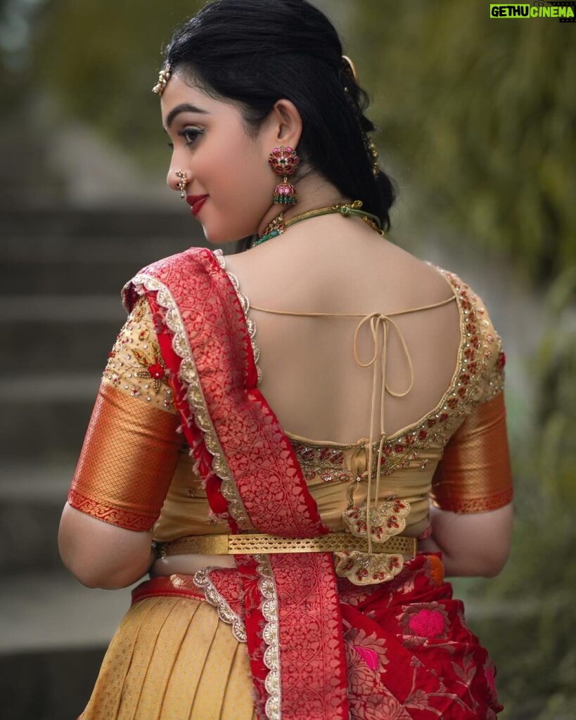 Aishwarya Pisse Instagram - That Aura❤️❤️ Outfit: @maramsclothing_official Stylist: @priyareddy_baddigam Pc: @maturi_venky Jewellery: @emmadi_silver_jewellery_hyd Hyderabad
