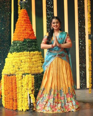 Aishwarya Pisse Instagram - Happy Bathukamma🙏
 
Outfit: @pattusarees_dc3 
#batukammafestival #telanganafestival #telugutradition #starmaa #adhivaramwithstarmaparivaram