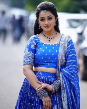 Aishwarya Pisse Instagram - Style is the way to say who you are without any speech…
Outfit by: @ishu.closet5 
Customised bangles by: @tulsiya.store
Pc: @paulino_pictures