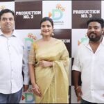 Aishwarya Rajesh Instagram - New beginning and Special thanks to all my people who made it even more special ❤️❤️❤️ #godsblessing @iam_savari @blaze_kannan @dir_guna @adhikravi @arunraja_kamaraj @that_cameraman @shanmugam_muthusamy @rohinvenkatesan @samantondir #shankar #Dass @antony_bhagyaraj @vaibhav30