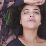 Aishwarya Rajesh Instagram - Feel the feel ❤️❤️ Clicks @antonyfernandophotography