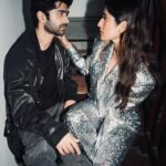 Akasa Instagram - how much fun could it be shooting a sad song? clearly TOO much fun 🌝♥️ You’ve given #Kalleyan so much love.. here’s EVERYTHING that happened behind the scenes only for youuuu🫶🏼✨ @sonymusicindia @taarukraina @edumonteiromusic • • • • • #akasa #akasasingh #akasasing #akasakebesties #akasians #trending #love #fyp #explore #fashion #ootd #femininegoddess #trendingreels #naagin #shringaar #biggboss #thick #punjaban #trendingsongs #travel #taarukraina #khogaye