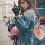 Akasa Instagram - been riding around town listening to this for the past 4 years. FKN Rani by yours truly is OUT NOW! 💪🏼 the 4th and final track from my EP #Manmaani @sonymusicindia @brunomotaprod @charanmusic @mnvlade • Ps: this is not an ad for @royalenfield .. but.. it could be? 😉 • • • • #akasa #akasasingh #akasasing #akasakebesties #akasians #trending #love #fyp #explore #fashion #ootd #femininegoddess #trendingreels #naagin #shringaar #biggboss #thick #punjaban #trendingsongs #travel #manmaani #kalleyan #FKNrani #kisehorda #femalerider #bikerchick #royalenfield