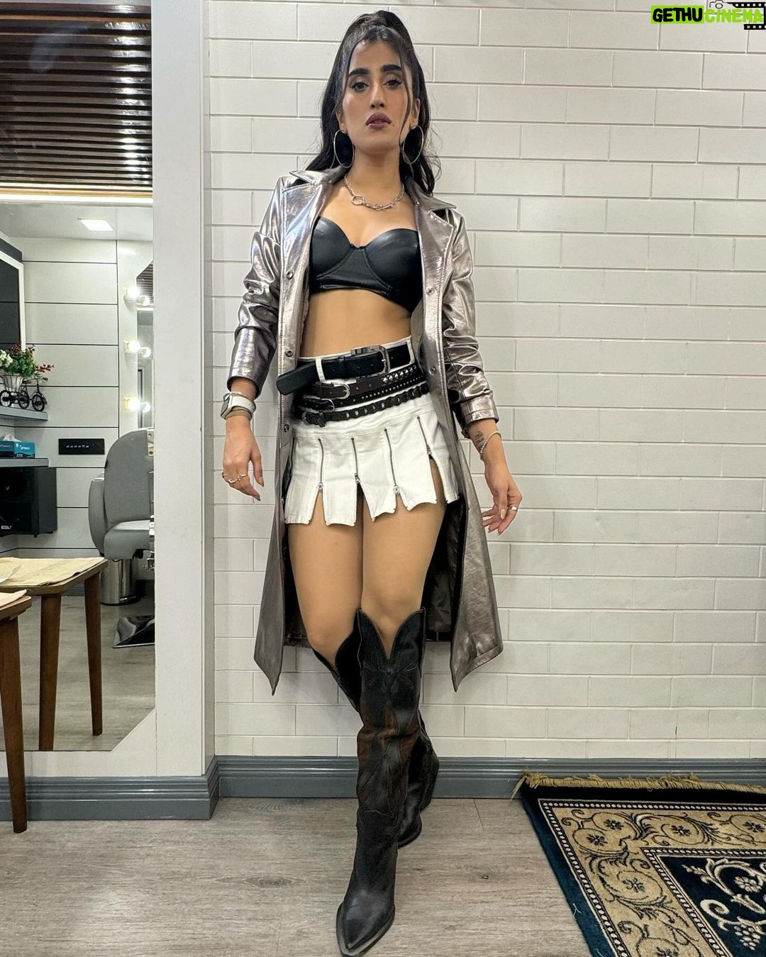 Akasa Instagram - Kasa - core🎤 for #iccworldcup2023 • hair by: @aaliyahussainhairmakeupcreator @dwyessh_hairwizard make up by: Me 👀 styled by @saumyathakur #styledbysaums Wearing Metallic trench: @labelrsvp @nykaafashion @alistclub zipper skirt: @shopmixt.in styling asst: @pareenaaahhh • • • • • Akasa , ootd, explore , Fashion Music Worldcup • • • • • • • • • • #akasa #akasasingh #akasasing #akasakebesties #akasians #trending #love #fyp #explore #fashion #ootd #femininegoddess #trendingreels #naagin #shringaar #biggboss #thick #punjaban #trendingsongs #travel