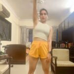Aksha Pardasany Instagram – Recorded my 1 hour 20 min workout in Timelapse and it is so trippy! 

#workout #homeworkout #hiit #hiitworkout #hiitworkoutsathome #fitgirls #fitness #gohard