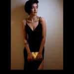 Akshara Haasan Instagram - At @filmfare OTT awards. Thank you for the lovely time. outfit @meraki_couture1 Stylist @thechubbyartist_ Hair @ramihalder Make up @adhishreep Photography @araalexanderofficial