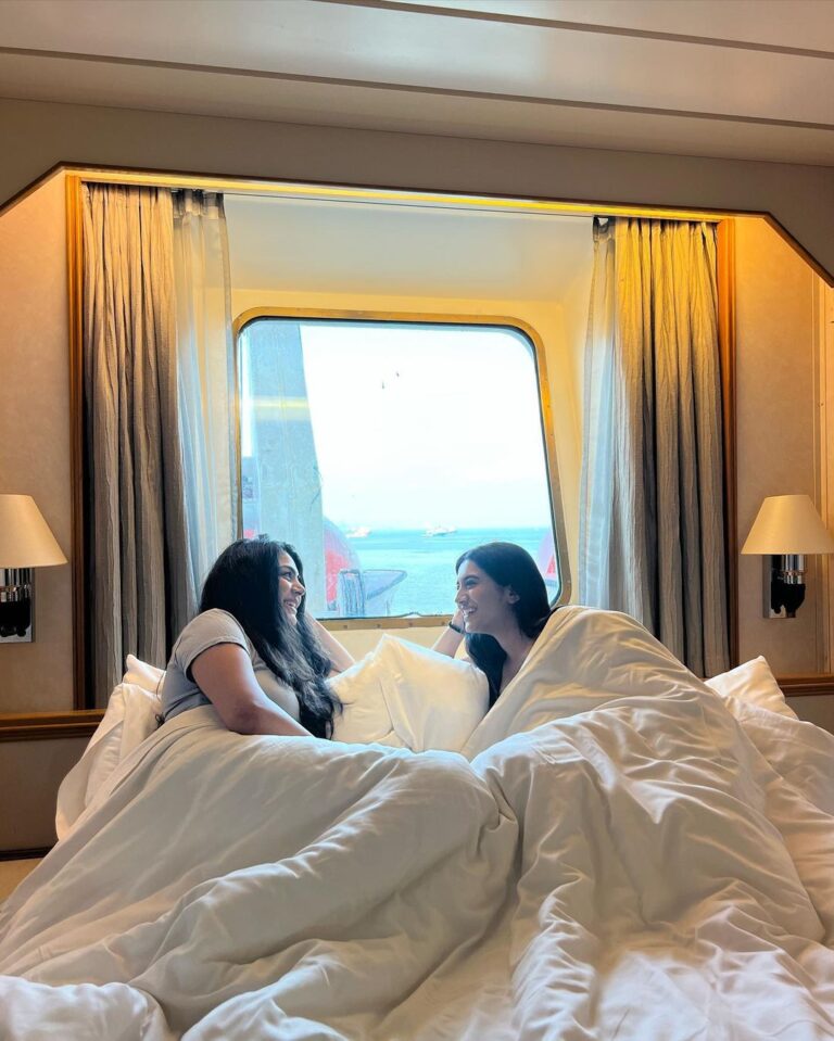 Akshata Sonawane Instagram - Our cruise trip in a nutshell 🌰 Don’t miss the last picture 🤫🤣 Mumbai - मुंबई