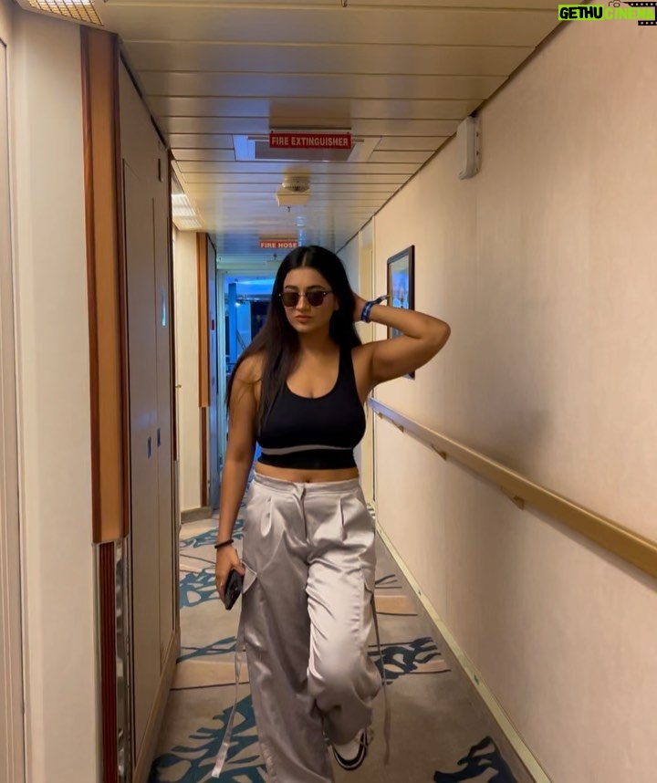 Akshata Sonawane Instagram - Our cruise trip in a nutshell 🌰 Don’t miss the last picture 🤫🤣 Mumbai - मुंबई