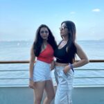 Akshata Sonawane Instagram - Our cruise trip in a nutshell 🌰 Don’t miss the last picture 🤫🤣 Mumbai - मुंबई