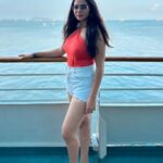 Akshata Sonawane Instagram - Hi it’s me winning at life Arabian Sea