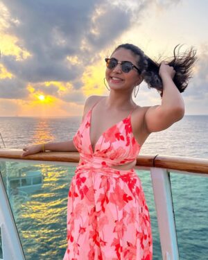 Akshata Sonawane Instagram - why else are we here if not to live with unreasonable passion for things 🌊