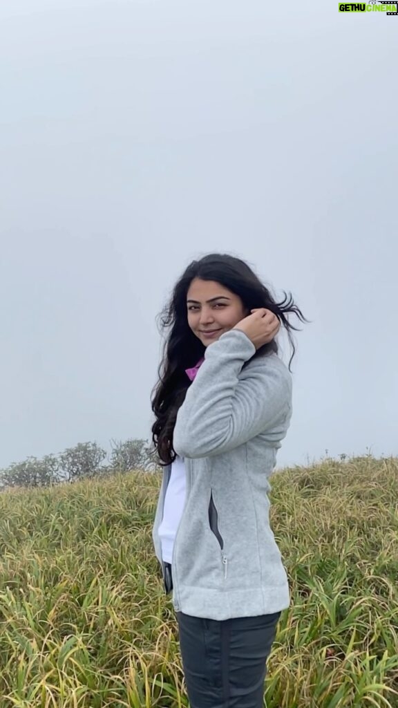 Akshata Sonawane Instagram - I now fully understand how essential it was for me to go on these solo treks, to take myself out on wine dates, to learn to enjoy my own company, for those million pep talks in the morning, for all the affirmations..to finally find a place where I can give and receive abundance of love. A year ago I was in a place where I felt completely lost. I remember feeling liberated after completing this trek. Not just the sense of summiting a mountain but a fulfilling self-love journey. I did leave some emotional baggage along the trail, I learnt how to let go of the past and picked my broken pieces up..with every step, with each exhale. And today, if I hold myself together, it is because I could let myself fall apart gracefully. After all, I know I got my back ❤️ Sandakphu