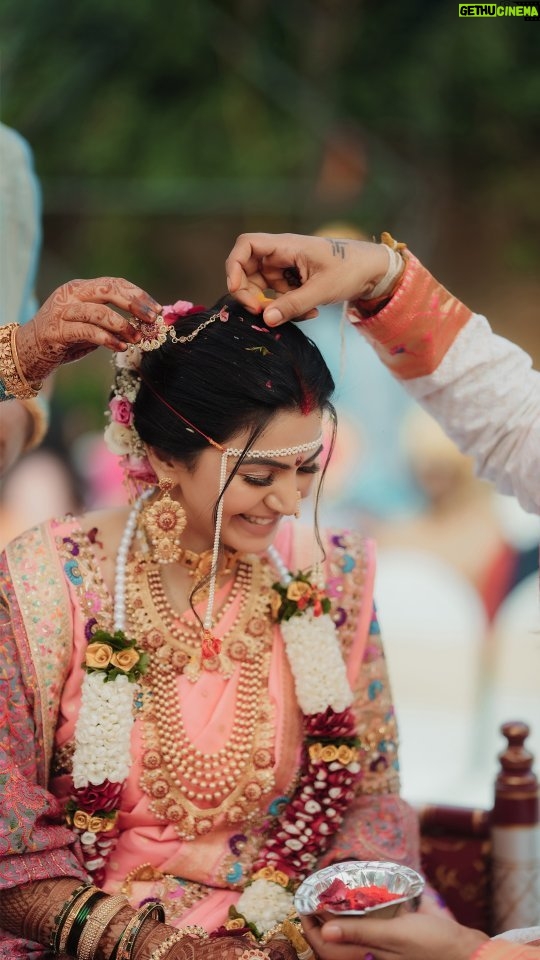 Akshata Sonawane Instagram - A symphony of grace and poise, the bride's beauty is a melody that lingers in the hearts of all who witness the magic of this unforgettable day.π«π€ Couple: @akshatasonawane @vishnukondur #elegant #elegance #gracefull #weddingdress #marathiwedding #navari #weddingrituals #weddingmakeup #bride #bridalwear #bridesmaids #groom #MarriageMagic #marriage #glowup #weddingglow #weddingglowup Pushpa Vatika