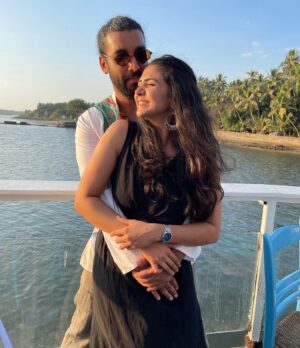 Akshata Sonawane Instagram - It’s so true when they say that love comes when you are not ready and when you least expect it. Love comes and makes you learn and unlearn everything you’ve ever known about love.

10 months ago, I met a man and I’ve never looked back ever since. I’ve never felt the need to. I’ve never gone back to my “what ifs” cuz he doesn’t let me. He said I love you in a voice I’ve never heard before. He brought calm to my life, and now I need him like I need peace, just him being around is enough. With his gentle words & compassion he showed me the depths of myself I didn’t know exists. I fell more in love with myself the more I let him in.

There’s so much solace knowing that together we are building a peaceful home full of love. What was meant for me, has finally found its way ❤️ 
I love you ♾️ @i_cavalry