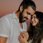Akshata Sonawane Instagram - “To be treated right has no gender barrier.” I experienced the epitome of being loved and swept of my feet. After a hectic couple of weeks shopping for the wedding, I was taken to a glampsite @moonstonehammockofficial We were chilling with a couple of friends and suddenly this one disappeared and I kept getting letters guiding me to follow instructions that led to a new shirt and a clean up! I was dropped at the beach as the sun was setting, at a distance I see this beautiful set up and my woman waiting there. Our song played, she said she loves me and wants to spend the rest of her life with me and asked me to marry her as she went down on her knee.. Do men feel butterflies and rainbows, cause damnn! I felt them. I’ve never felt this loved before, I’ve never felt this belonging before. Thank you for making me feel so special. Baby, let’s get married now! ❤️💍 29/10/2023 Alibágh, Maharashtra, India