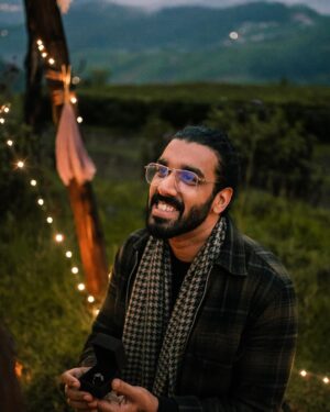 Akshata Sonawane Instagram - I met a guy a year back and I fell in love. The kind of love I’ve only always imagined to one day find. The kind of love I didn’t know exists.

I fell in love with his innocence, his kindness, his patience and his efforts.
I fell in love with his chicken curry he one day made for me just because I was missing home food.
I fell in love more and more watching him with his family and eventually I fell in love with his family.
I fell in love with his “adi na pilla ra!”
I fell in love everytime he went down on his knee, drunk proposing me and waking up the next day cursing himself saying “I want to do this right!”

And right he did.

I’ve always imagined my dream proposal to be in the mountains. In the abundance of green, nature’s peace, nippy breeze and a little drizzle.

On the eve of 9th October 2023, the man of my dreams got down on one knee and asked me to marry him, in the most perfect way possible.
..and I said YES! 💍❤️

PC: @clickzz_ofraj