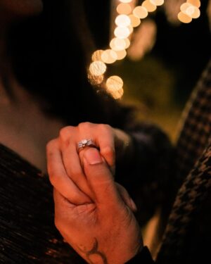 Akshata Sonawane Instagram - 09.10.2023 💍❤️⛰️

PC: @clickzz_ofraj