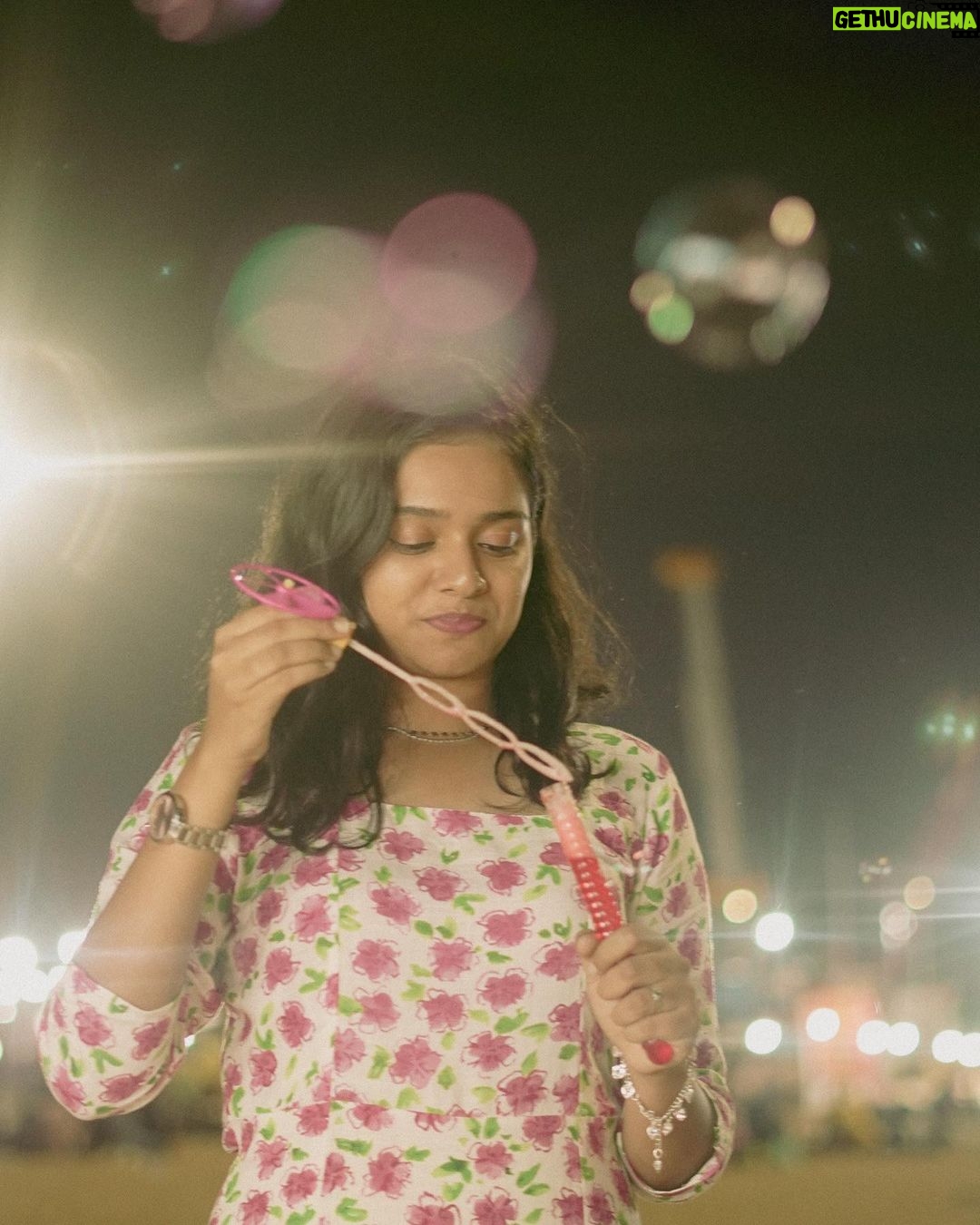 Akshatha Ajit Instagram - Beach-il மனசு 💞 📸 @hariz_comrade ✨