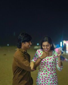 Akshatha Ajit Instagram - ♥️ . 📸 @hariz_comrade cameraman aiyya😂🤍 📸 @subi.sebastian_ ♥️ . #photoshoot #weekendvibes