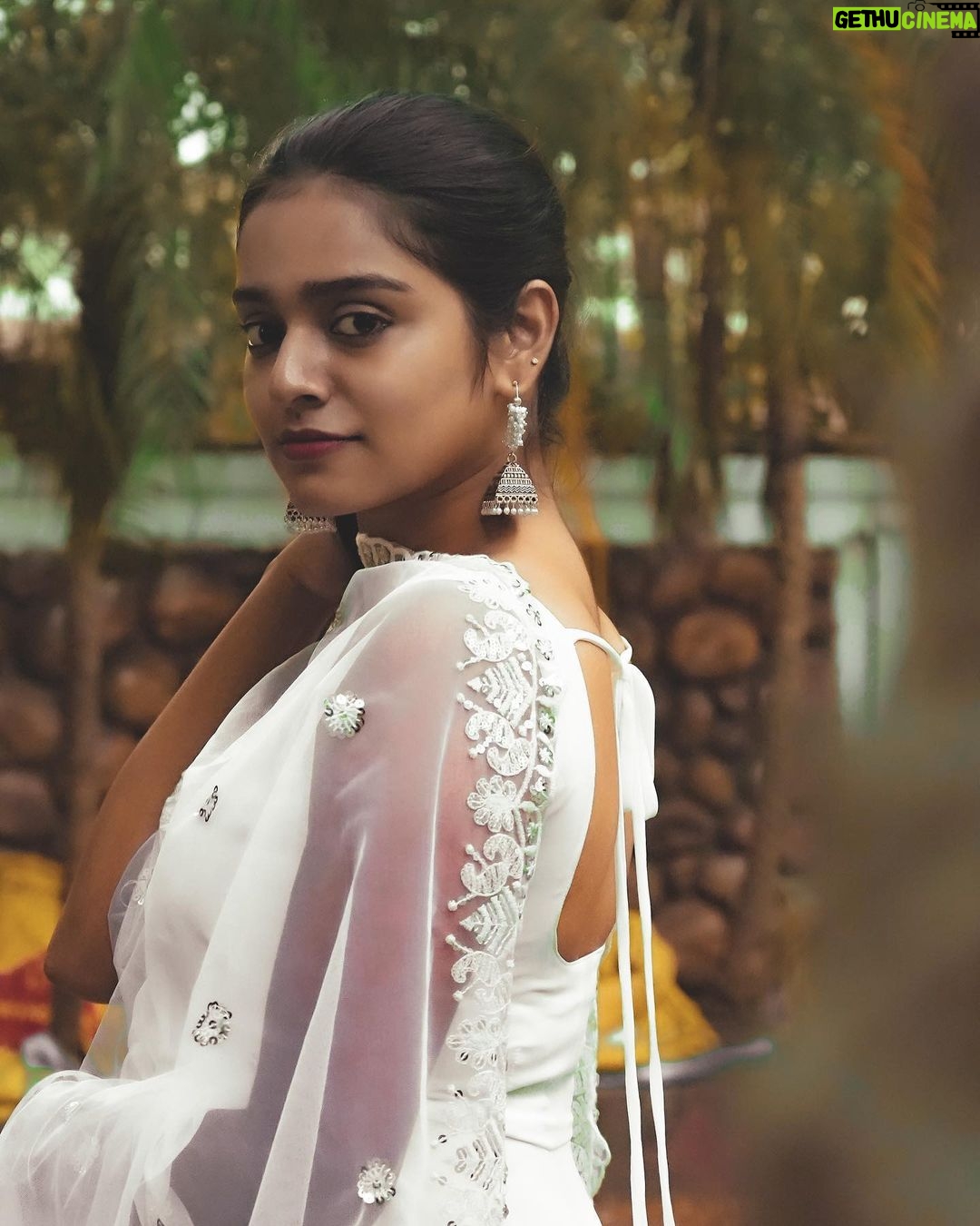 Akshatha Ajit - 84.9K Likes - 🌕🤍
.
📸
E.A @subi.sebastian_