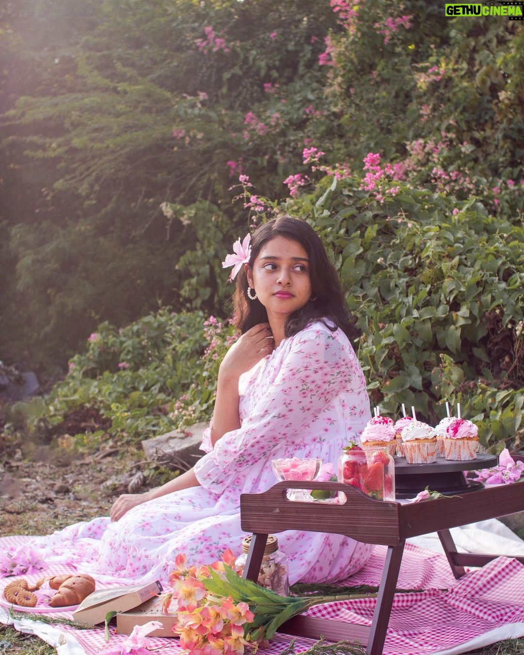 Akshatha Ajit Instagram - Endless summer 🌸 For @polagoclothing Shot by @_stillsandshots_photography_ With @akshathaa_ajit . #_stillsandshots_photography_ #pinksummer #picnicaesthetic #hues #haze #photography #chennaiphotographer #tnphotographer #pinkaesthetic Chennai, India