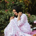 Akshatha Ajit Instagram - Strawberries on a summer evening 🍓 For @polagoclothing In frame: @akshathaa_ajit Shot by @_stillsandshots_photography_ . #strawberry #berryfull #berrylush #lushlife #picnic #picnicaesthetic #pinterestworthy #pinkaesthetics #garden #summerevening Chennai, India