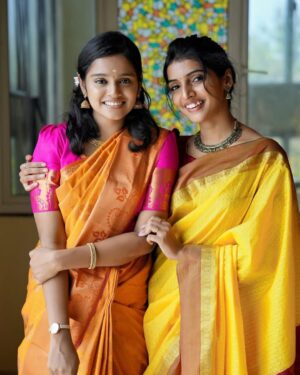 Akshatha Ajit Instagram - Heart to heart, constant sisters❤️
.
Captured by @shot.ssup 
@tejavenkateshoffl 
@deepuuofficial 
@_.preethiga 🤍