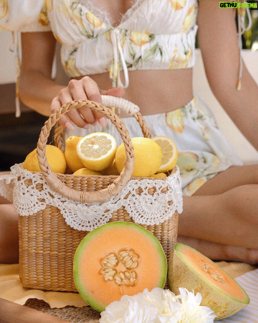 Alanna Panday Instagram - 🍋☀️💛🌻🌼 Los Angeles, California