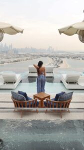 Alanna Panday Instagram - Tour of the most expensive hotel suite in the world 🌍 $100,000 a night gets you -4 Bedrooms -4 Bathrooms with steam rooms -12-Seat dining room/ Conference Room -Indoor and Outdoor kitchens -Movie theatre -Office/Library -Private bar and Game room -10-seat Arabian-style sunken majlis -Temperature-controlled infinity pool -Private deck with 360-degree views 📍Atlantis The Royal, Dubai