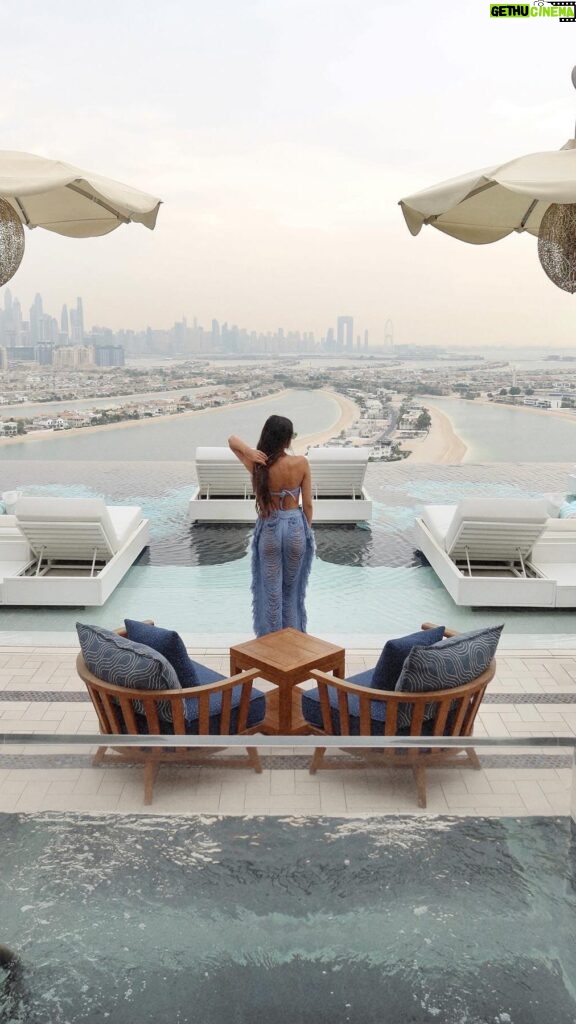Alanna Panday Instagram - Tour of the most expensive hotel suite in the world 🌍 $100,000 a night gets you -4 Bedrooms -4 Bathrooms with steam rooms -12-Seat dining room/ Conference Room -Indoor and Outdoor kitchens -Movie theatre -Office/Library -Private bar and Game room -10-seat Arabian-style sunken majlis -Temperature-controlled infinity pool -Private deck with 360-degree views 📍Atlantis The Royal, Dubai