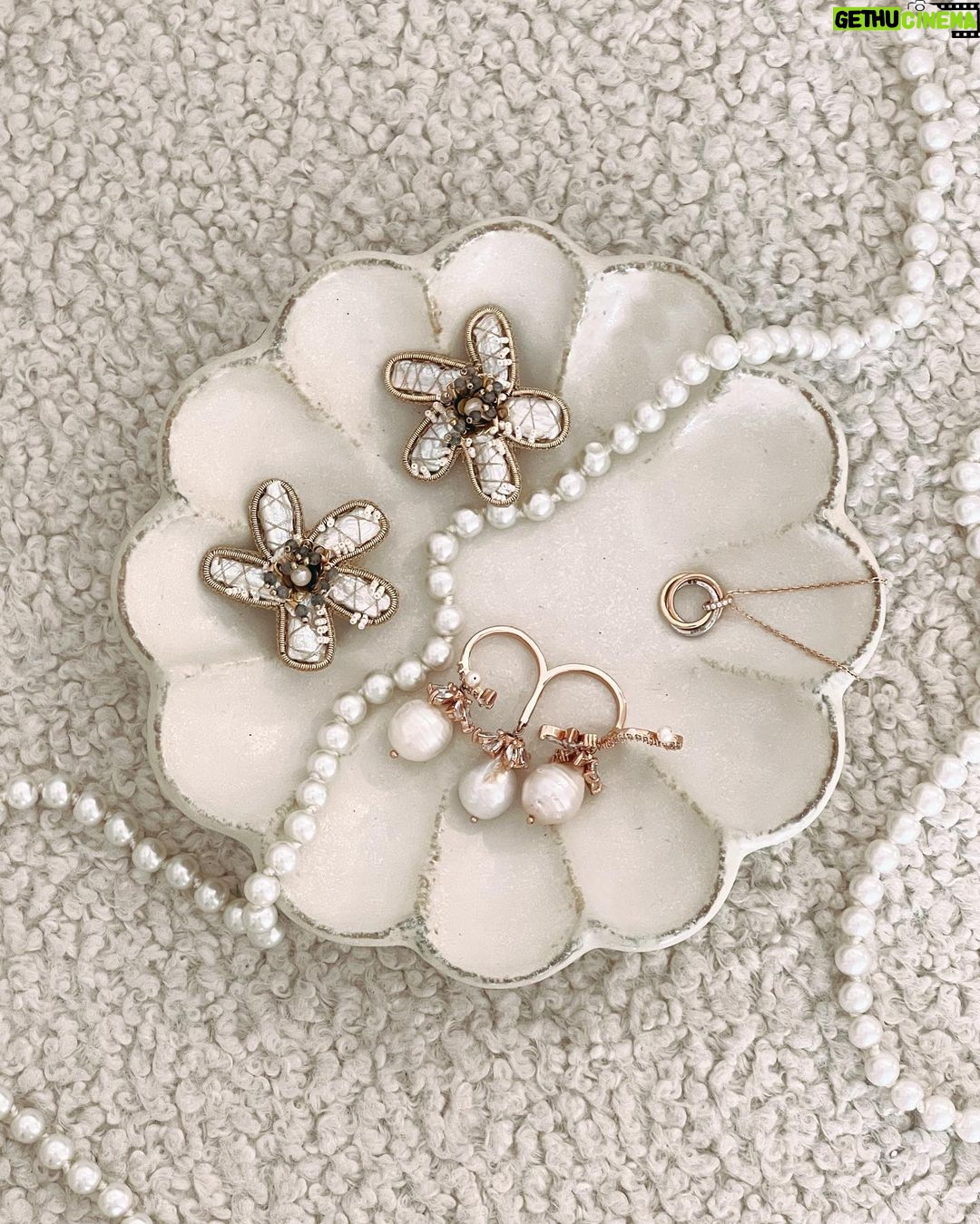 Alanna Panday Instagram - Sparkly things ✨