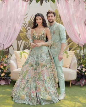 Alanna Panday Instagram - Tropical Rainforest couture by @rahulmishra_7 for our Tropical Oasis Mehndi 🌿 🦜🦒
Shot by @thehouseontheclouds 
Styled by @stylebyami 
Jewellery @shriparamanijewels