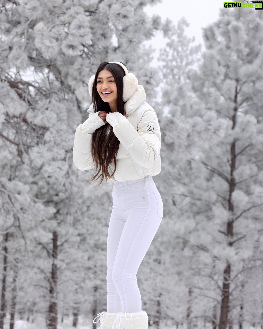 Alanna Panday Instagram - ⛄️ Bend, Oregon
