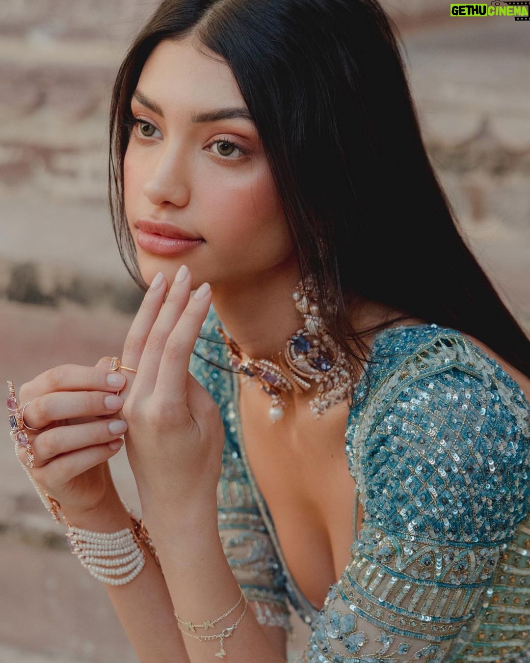 Alanna Panday Instagram - Did a little Pre-Wedding Shoot with @hellomagindia Shot by @thehouseontheclouds Wearing @falgunishanepeacockindia Jewellery @outhousejewellery Styled by @stylebyami Location @sixsensesfortbarwara Six Senses Fort Barwara